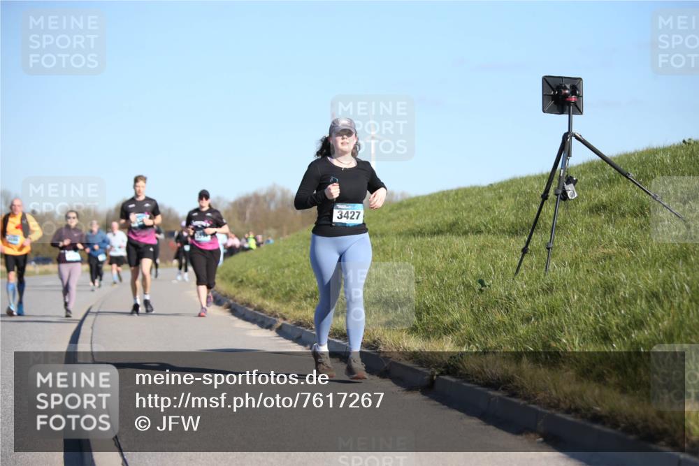 06.04.2025 - 44. Internationalen Wilhelmsburger Insellauf Jannik Wohlers http://msf.ph/oto/7617267 06.04.2025 09:41:56 Laufen 3427 meine-sportfotos.de