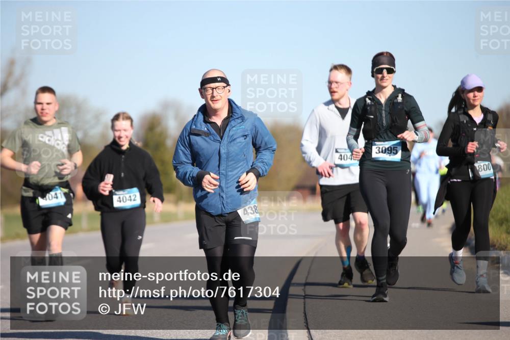 06.04.2025 - 44. Internationalen Wilhelmsburger Insellauf Jannik Wohlers http://msf.ph/oto/7617304 06.04.2025 09:42:08 Laufen 4041, 4042, 438, 4045, 3095, 800 meine-sportfotos.de
