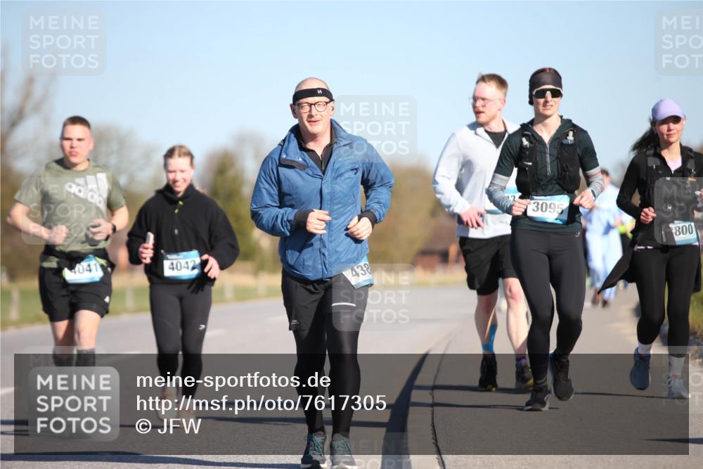 06.04.2025 - 44. Internationalen Wilhelmsburger Insellauf Jannik Wohlers http://msf.ph/oto/7617305 06.04.2025 09:42:08 Laufen 4041, 4042, 438, 3095, 800 meine-sportfotos.de