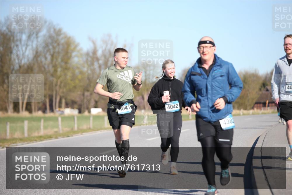 06.04.2025 - 44. Internationalen Wilhelmsburger Insellauf Jannik Wohlers http://msf.ph/oto/7617313 06.04.2025 09:42:10 Laufen 4041, 4042, 438, 40 meine-sportfotos.de