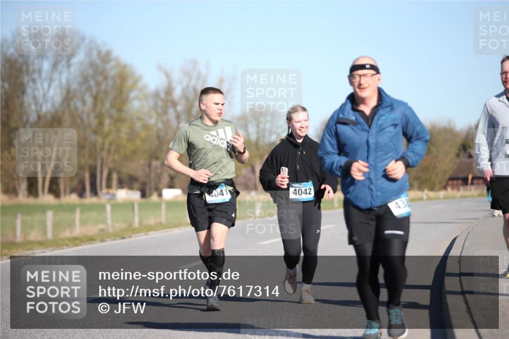 06.04.2025 - 44. Internationalen Wilhelmsburger Insellauf Jannik Wohlers http://msf.ph/oto/7617314 06.04.2025 09:42:10 Laufen 041, 4042, 438 meine-sportfotos.de