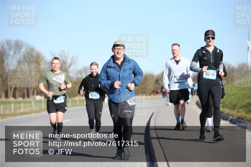 06.04.2025 - 44. Internationalen Wilhelmsburger Insellauf Jannik Wohlers http://msf.ph/oto/7617315 06.04.2025 09:42:11 Laufen 4041, 4042, 438, 4043, 3095 meine-sportfotos.de
