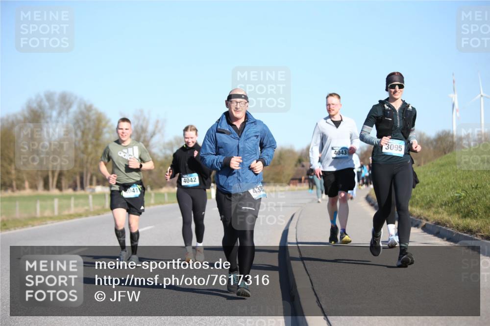 06.04.2025 - 44. Internationalen Wilhelmsburger Insellauf Jannik Wohlers http://msf.ph/oto/7617316 06.04.2025 09:42:11 Laufen 041, 4042, 438, 4043, 3095 meine-sportfotos.de
