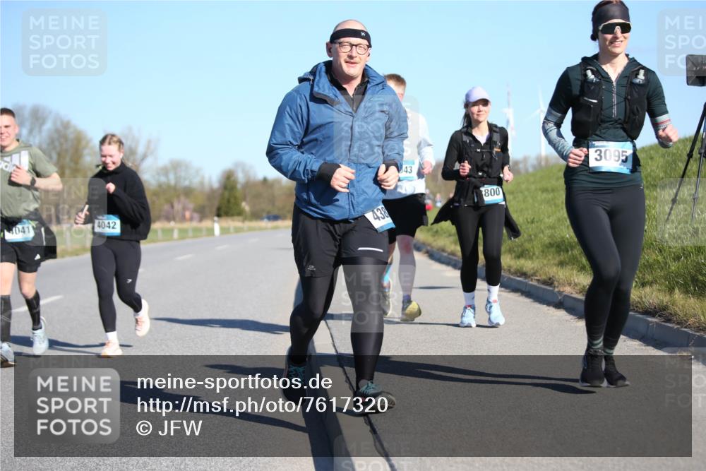 06.04.2025 - 44. Internationalen Wilhelmsburger Insellauf Jannik Wohlers http://msf.ph/oto/7617320 06.04.2025 09:42:12 Laufen 041, 4042, 438, 43, 800, 3095 meine-sportfotos.de