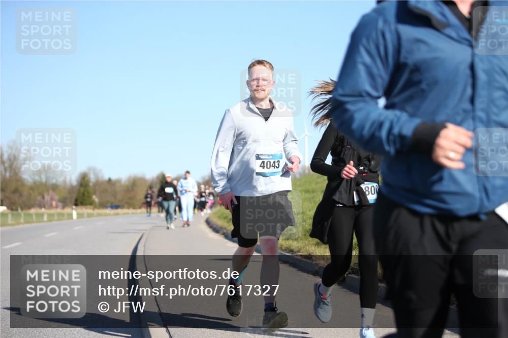 06.04.2025 - 44. Internationalen Wilhelmsburger Insellauf Jannik Wohlers http://msf.ph/oto/7617327 06.04.2025 09:42:14 Laufen 4043, 800 meine-sportfotos.de