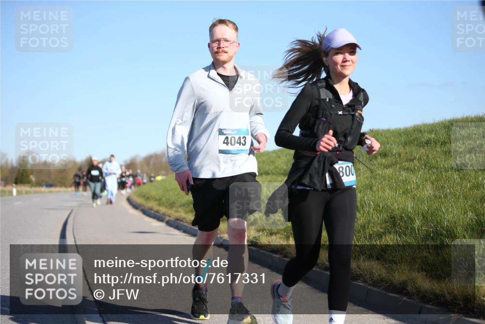 06.04.2025 - 44. Internationalen Wilhelmsburger Insellauf Jannik Wohlers http://msf.ph/oto/7617331 06.04.2025 09:42:14 Laufen 4043, 800 meine-sportfotos.de