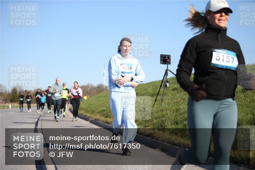 06.04.2025 - 44. Internationalen Wilhelmsburger Insellauf Jannik Wohlers http://msf.ph/oto/7617350 06.04.2025 09:42:25 Laufen 4319, 5157 meine-sportfotos.de