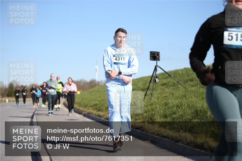 06.04.2025 - 44. Internationalen Wilhelmsburger Insellauf Jannik Wohlers http://msf.ph/oto/7617351 06.04.2025 09:42:25 Laufen 4319, 515 meine-sportfotos.de
