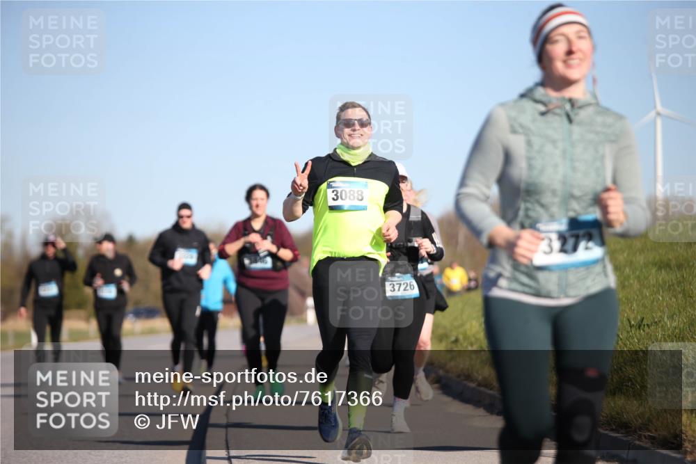 06.04.2025 - 44. Internationalen Wilhelmsburger Insellauf Jannik Wohlers http://msf.ph/oto/7617366 06.04.2025 09:42:30 Laufen 3088, 3726, 3272 meine-sportfotos.de