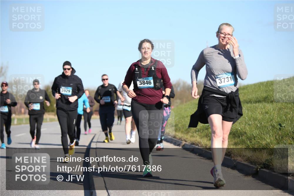 06.04.2025 - 44. Internationalen Wilhelmsburger Insellauf Jannik Wohlers http://msf.ph/oto/7617386 06.04.2025 09:42:35 Laufen 3929, 1080, 3846, 3731 meine-sportfotos.de