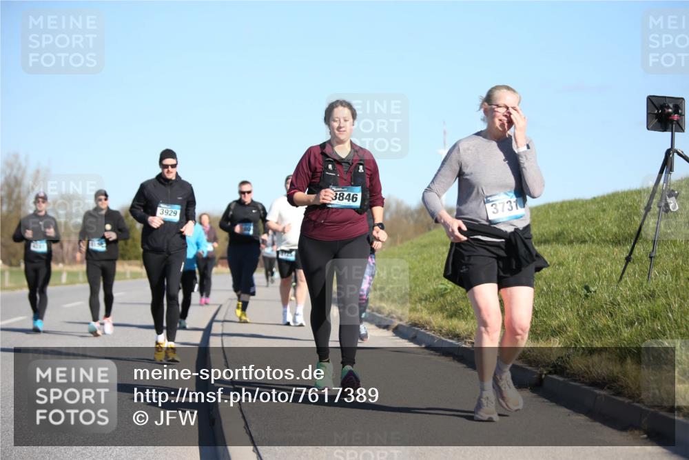 06.04.2025 - 44. Internationalen Wilhelmsburger Insellauf Jannik Wohlers http://msf.ph/oto/7617389 06.04.2025 09:42:35 Laufen 3929, 1725, 3846, 3731 meine-sportfotos.de