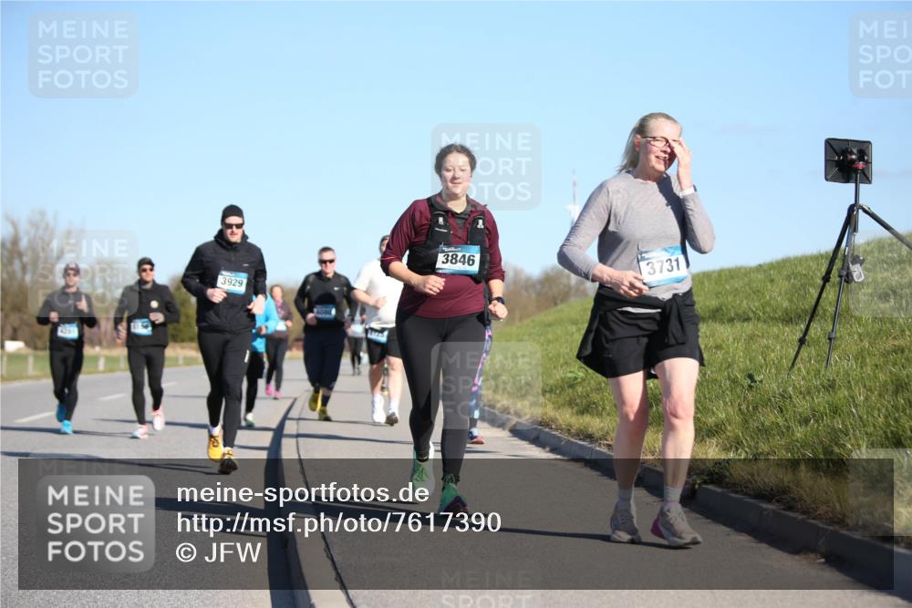 06.04.2025 - 44. Internationalen Wilhelmsburger Insellauf Jannik Wohlers http://msf.ph/oto/7617390 06.04.2025 09:42:35 Laufen 3929, 4725, 3846, 3731 meine-sportfotos.de