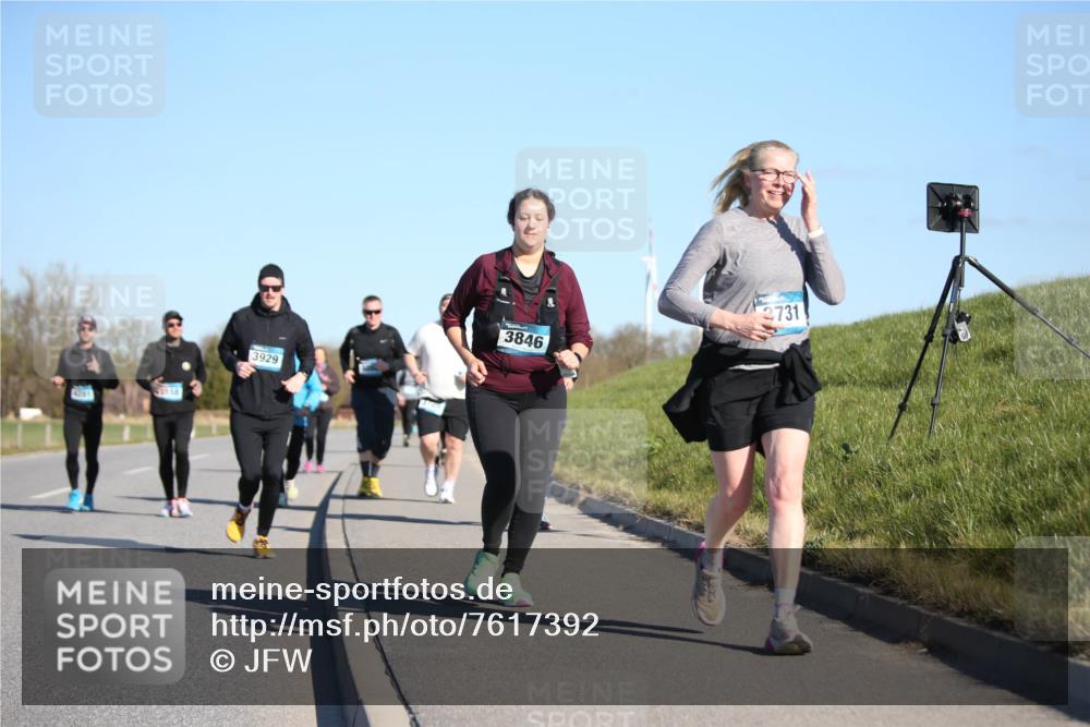 06.04.2025 - 44. Internationalen Wilhelmsburger Insellauf Jannik Wohlers http://msf.ph/oto/7617392 06.04.2025 09:42:35 Laufen 55158, 3929, 3846, 2731 meine-sportfotos.de