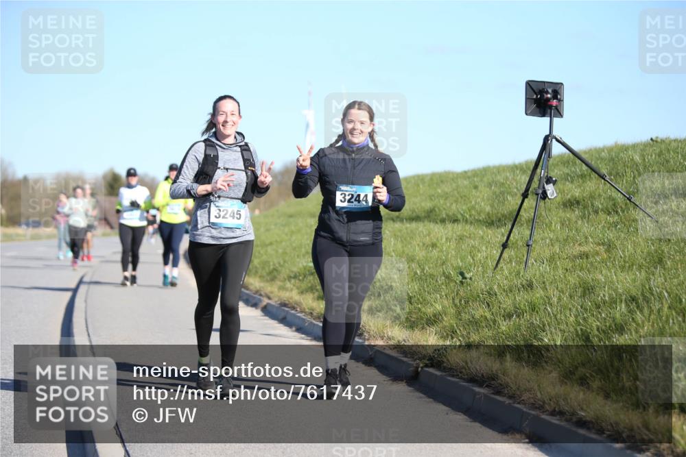 06.04.2025 - 44. Internationalen Wilhelmsburger Insellauf Jannik Wohlers http://msf.ph/oto/7617437 06.04.2025 09:42:49 Laufen 3244, 3245 meine-sportfotos.de