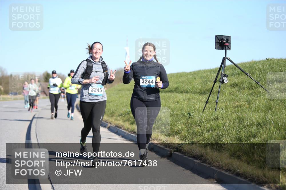 06.04.2025 - 44. Internationalen Wilhelmsburger Insellauf Jannik Wohlers http://msf.ph/oto/7617438 06.04.2025 09:42:49 Laufen 3245, 3244 meine-sportfotos.de