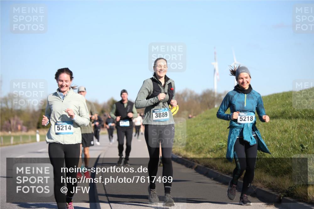 06.04.2025 - 44. Internationalen Wilhelmsburger Insellauf Jannik Wohlers http://msf.ph/oto/7617469 06.04.2025 09:42:59 Laufen 5214, 4174, 3889, 5218 meine-sportfotos.de