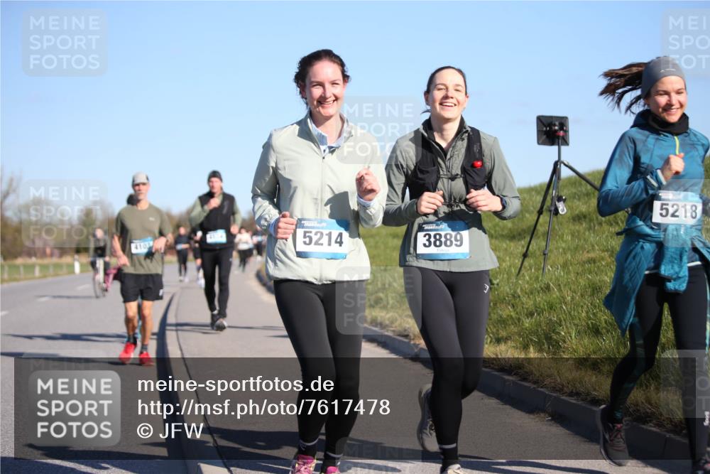 06.04.2025 - 44. Internationalen Wilhelmsburger Insellauf Jannik Wohlers http://msf.ph/oto/7617478 06.04.2025 09:43:01 Laufen 5214, 3889, 5218 meine-sportfotos.de