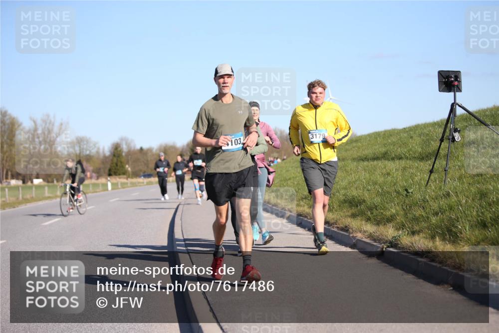 06.04.2025 - 44. Internationalen Wilhelmsburger Insellauf Jannik Wohlers http://msf.ph/oto/7617486 06.04.2025 09:43:03 Laufen 3179, 103 meine-sportfotos.de