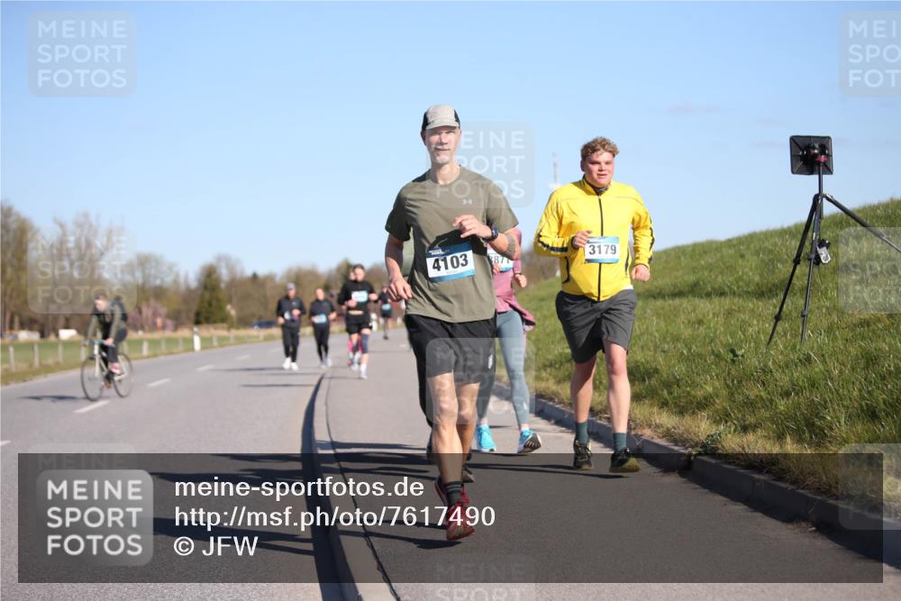 06.04.2025 - 44. Internationalen Wilhelmsburger Insellauf Jannik Wohlers http://msf.ph/oto/7617490 06.04.2025 09:43:04 Laufen 1, 4103, 871, 3179 meine-sportfotos.de