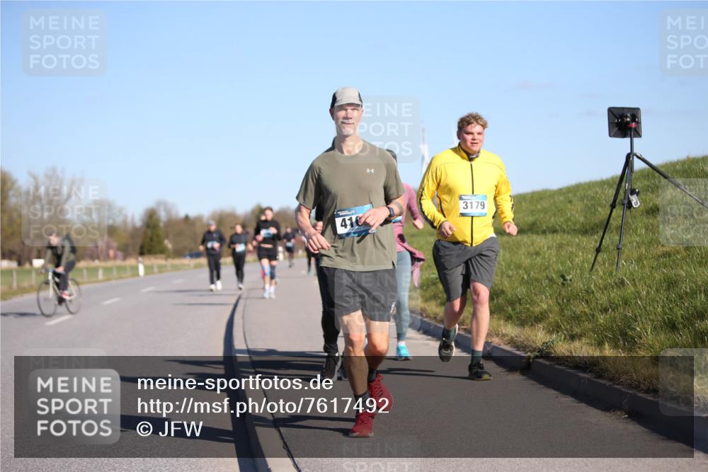 06.04.2025 - 44. Internationalen Wilhelmsburger Insellauf Jannik Wohlers http://msf.ph/oto/7617492 06.04.2025 09:43:04 Laufen 410, 3179 meine-sportfotos.de