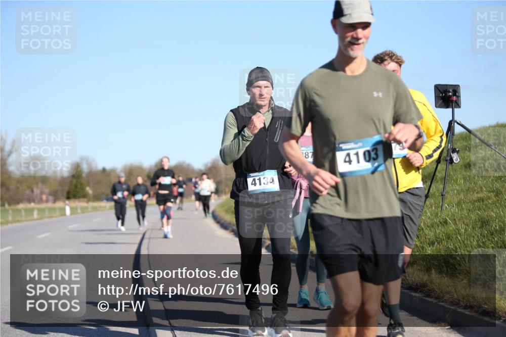 06.04.2025 - 44. Internationalen Wilhelmsburger Insellauf Jannik Wohlers http://msf.ph/oto/7617496 06.04.2025 09:43:05 Laufen 4134, 87, 4103 meine-sportfotos.de