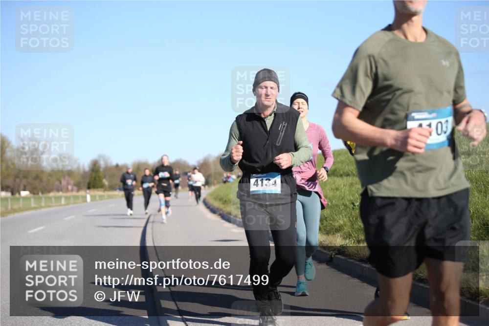 06.04.2025 - 44. Internationalen Wilhelmsburger Insellauf Jannik Wohlers http://msf.ph/oto/7617499 06.04.2025 09:43:06 Laufen 4134, 03 meine-sportfotos.de