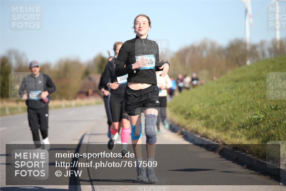 06.04.2025 - 44. Internationalen Wilhelmsburger Insellauf Jannik Wohlers http://msf.ph/oto/7617509 06.04.2025 09:43:10 Laufen 308, 45 meine-sportfotos.de