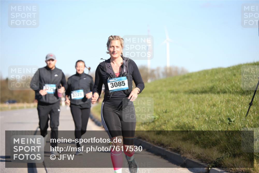 06.04.2025 - 44. Internationalen Wilhelmsburger Insellauf Jannik Wohlers http://msf.ph/oto/7617530 06.04.2025 09:43:14 Laufen 3229, 3228, 3085 meine-sportfotos.de