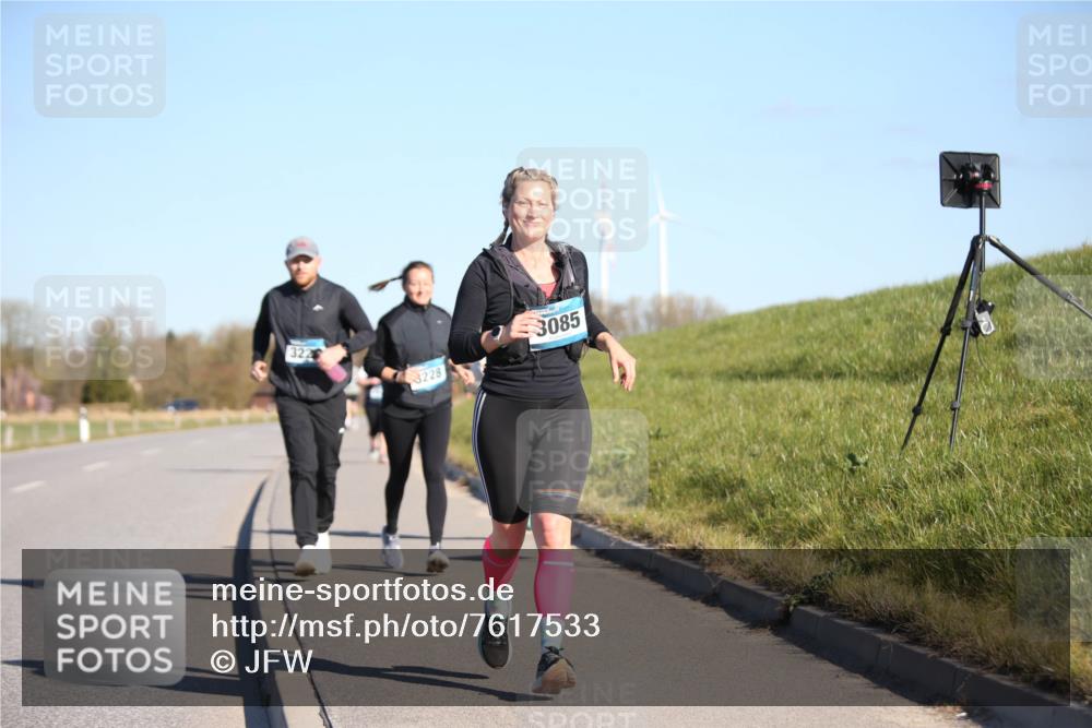 06.04.2025 - 44. Internationalen Wilhelmsburger Insellauf Jannik Wohlers http://msf.ph/oto/7617533 06.04.2025 09:43:14 Laufen 322, 8228, 3085 meine-sportfotos.de
