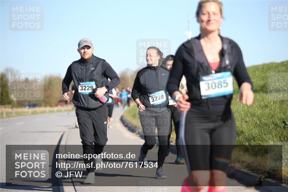 06.04.2025 - 44. Internationalen Wilhelmsburger Insellauf Jannik Wohlers http://msf.ph/oto/7617534 06.04.2025 09:43:15 Laufen 3229, 3228, 3085 meine-sportfotos.de