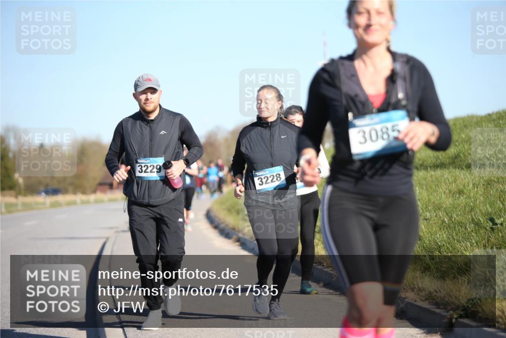 06.04.2025 - 44. Internationalen Wilhelmsburger Insellauf Jannik Wohlers http://msf.ph/oto/7617535 06.04.2025 09:43:15 Laufen 3229, 3228, 3085 meine-sportfotos.de