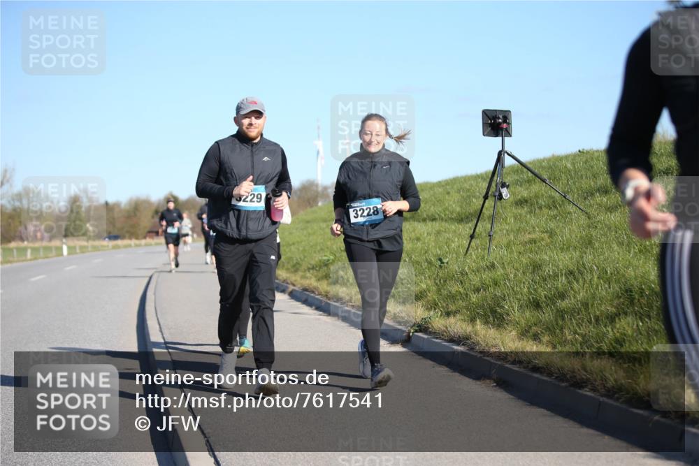 06.04.2025 - 44. Internationalen Wilhelmsburger Insellauf Jannik Wohlers http://msf.ph/oto/7617541 06.04.2025 09:43:16 Laufen 229, 3228 meine-sportfotos.de