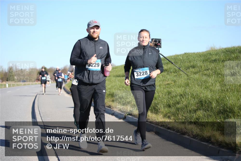 06.04.2025 - 44. Internationalen Wilhelmsburger Insellauf Jannik Wohlers http://msf.ph/oto/7617544 06.04.2025 09:43:17 Laufen 229, 3228 meine-sportfotos.de