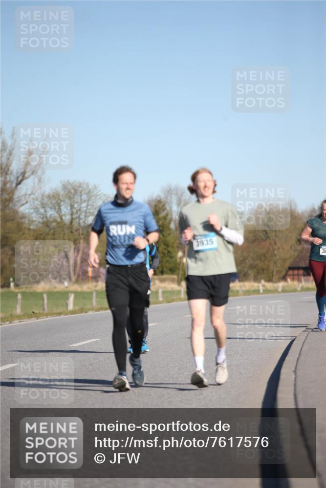 06.04.2025 - 44. Internationalen Wilhelmsburger Insellauf Jannik Wohlers http://msf.ph/oto/7617576 06.04.2025 09:43:34 Laufen 3935 meine-sportfotos.de