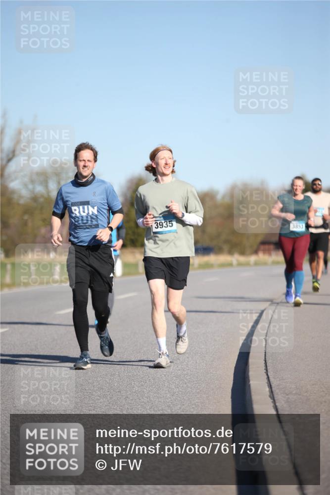 06.04.2025 - 44. Internationalen Wilhelmsburger Insellauf Jannik Wohlers http://msf.ph/oto/7617579 06.04.2025 09:43:35 Laufen 2024, 3935, 3853 meine-sportfotos.de