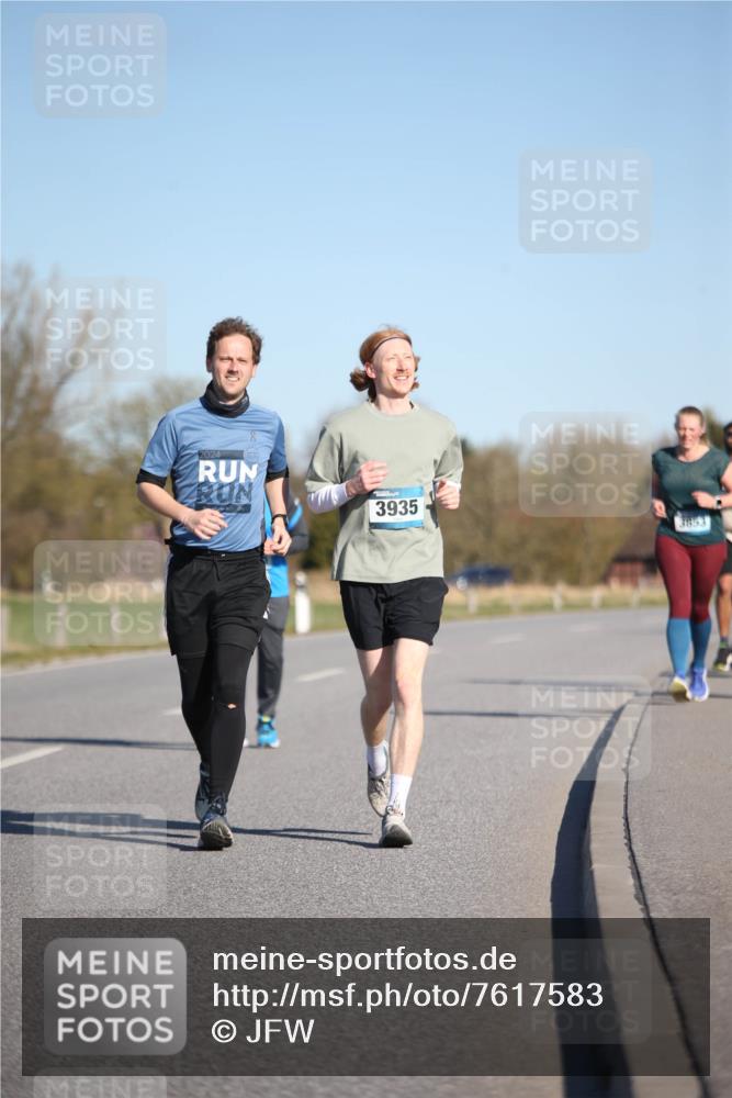 06.04.2025 - 44. Internationalen Wilhelmsburger Insellauf Jannik Wohlers http://msf.ph/oto/7617583 06.04.2025 09:43:36 Laufen 2024, 3935, 3863 meine-sportfotos.de