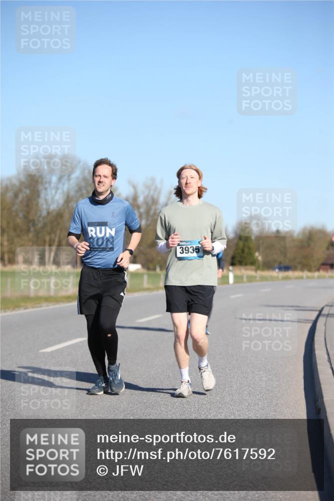 06.04.2025 - 44. Internationalen Wilhelmsburger Insellauf Jannik Wohlers http://msf.ph/oto/7617592 06.04.2025 09:43:38 Laufen 2024, 3935 meine-sportfotos.de