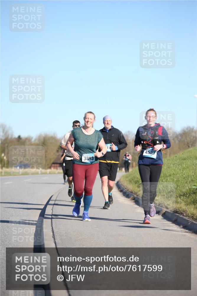 06.04.2025 - 44. Internationalen Wilhelmsburger Insellauf Jannik Wohlers http://msf.ph/oto/7617599 06.04.2025 09:43:41 Laufen 3853, 4583 meine-sportfotos.de