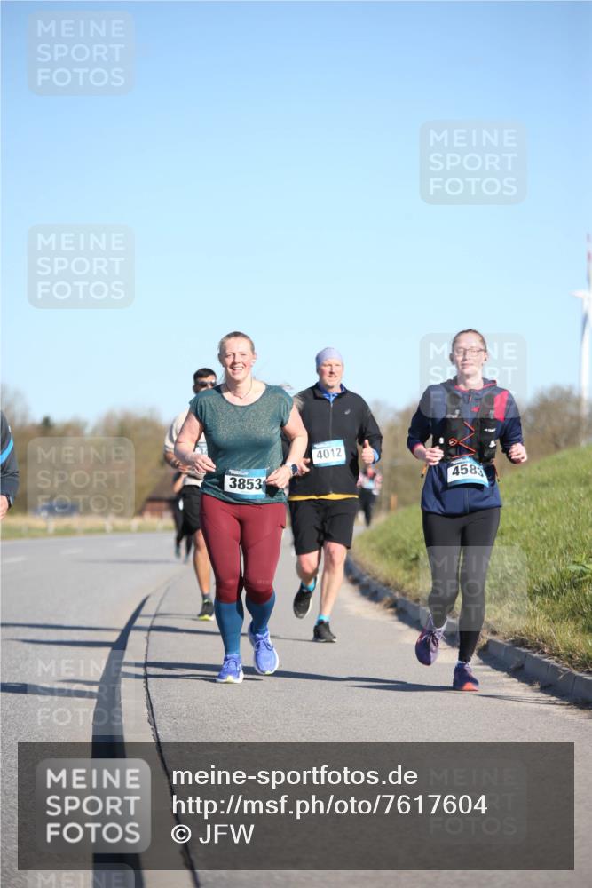 06.04.2025 - 44. Internationalen Wilhelmsburger Insellauf Jannik Wohlers http://msf.ph/oto/7617604 06.04.2025 09:43:41 Laufen 3853, 4012, 458 meine-sportfotos.de