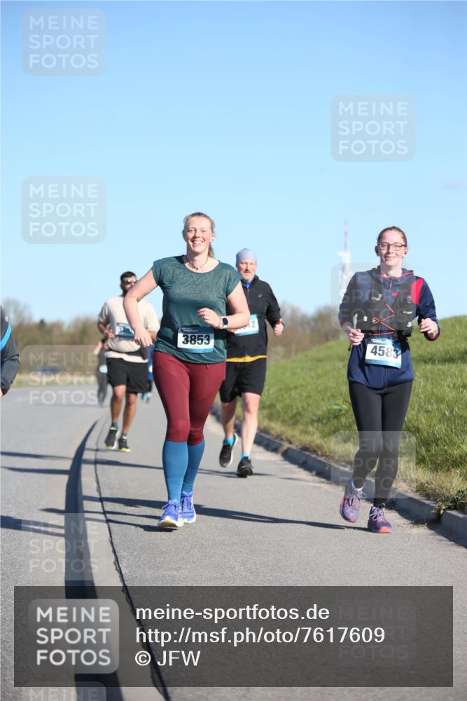 06.04.2025 - 44. Internationalen Wilhelmsburger Insellauf Jannik Wohlers http://msf.ph/oto/7617609 06.04.2025 09:43:44 Laufen 3853, 4583 meine-sportfotos.de