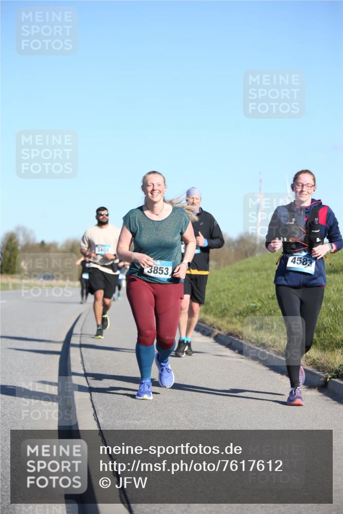 06.04.2025 - 44. Internationalen Wilhelmsburger Insellauf Jannik Wohlers http://msf.ph/oto/7617612 06.04.2025 09:43:44 Laufen 3402, 3853, 4583 meine-sportfotos.de