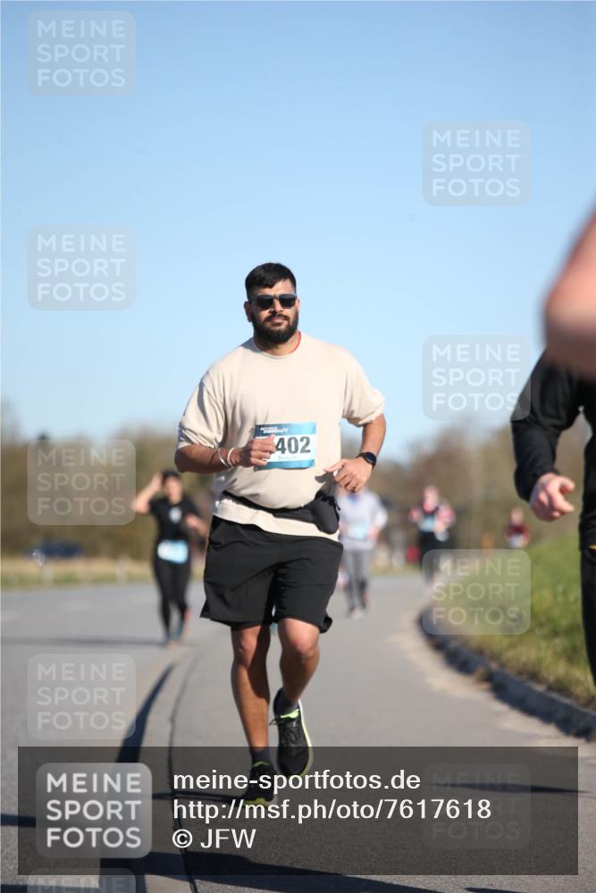 06.04.2025 - 44. Internationalen Wilhelmsburger Insellauf Jannik Wohlers http://msf.ph/oto/7617618 06.04.2025 09:43:46 Laufen 402 meine-sportfotos.de