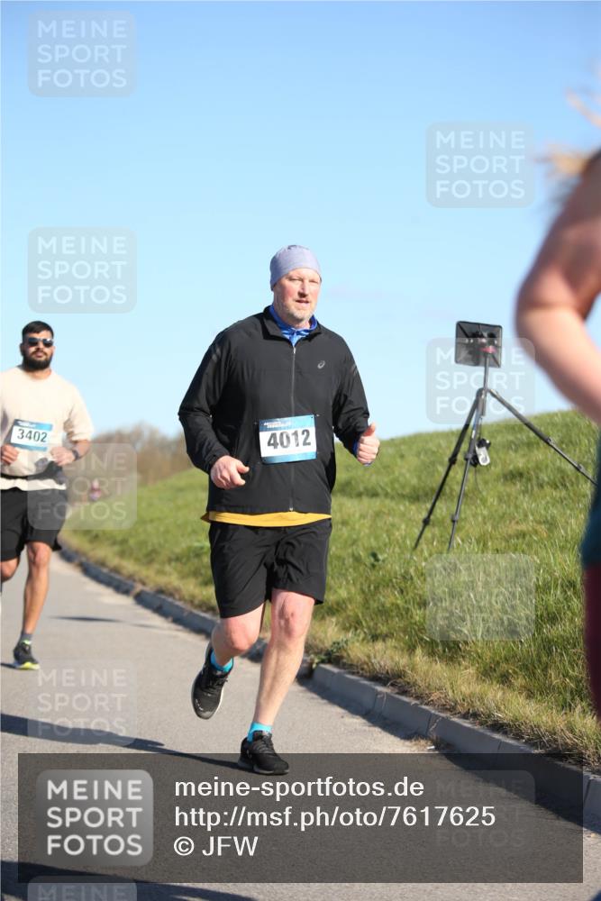 06.04.2025 - 44. Internationalen Wilhelmsburger Insellauf Jannik Wohlers http://msf.ph/oto/7617625 06.04.2025 09:43:47 Laufen 3402, 4012 meine-sportfotos.de