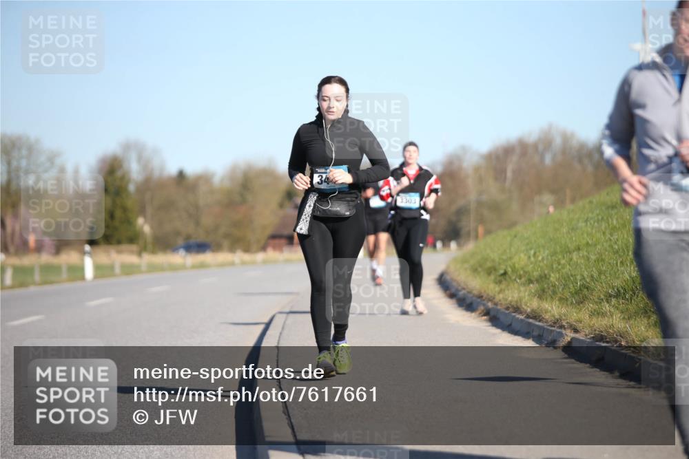 06.04.2025 - 44. Internationalen Wilhelmsburger Insellauf Jannik Wohlers http://msf.ph/oto/7617661 06.04.2025 09:44:02 Laufen 3303 meine-sportfotos.de