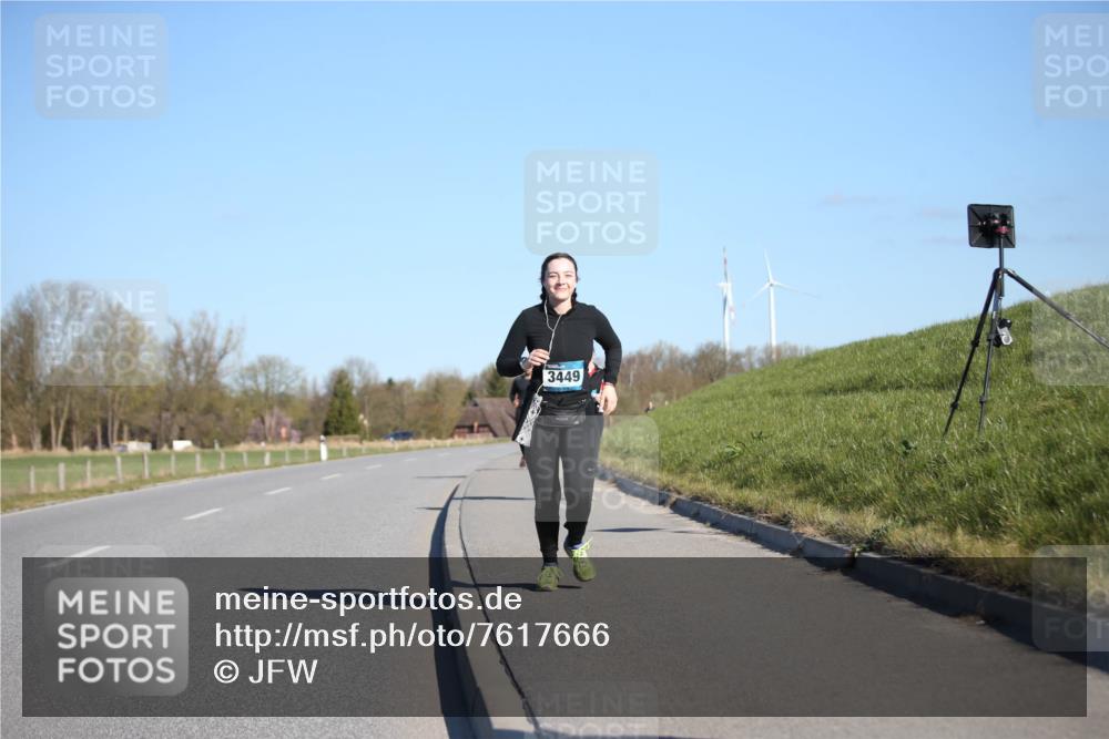 06.04.2025 - 44. Internationalen Wilhelmsburger Insellauf Jannik Wohlers http://msf.ph/oto/7617666 06.04.2025 09:44:04 Laufen 3449 meine-sportfotos.de