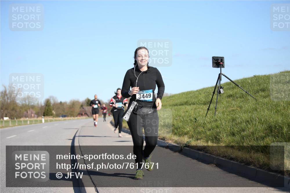 06.04.2025 - 44. Internationalen Wilhelmsburger Insellauf Jannik Wohlers http://msf.ph/oto/7617671 06.04.2025 09:44:05 Laufen 3449 meine-sportfotos.de