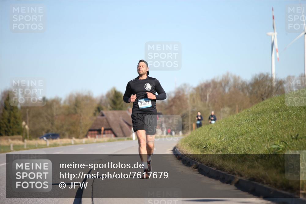 06.04.2025 - 44. Internationalen Wilhelmsburger Insellauf Jannik Wohlers http://msf.ph/oto/7617679 06.04.2025 09:44:09 Laufen 3321 meine-sportfotos.de