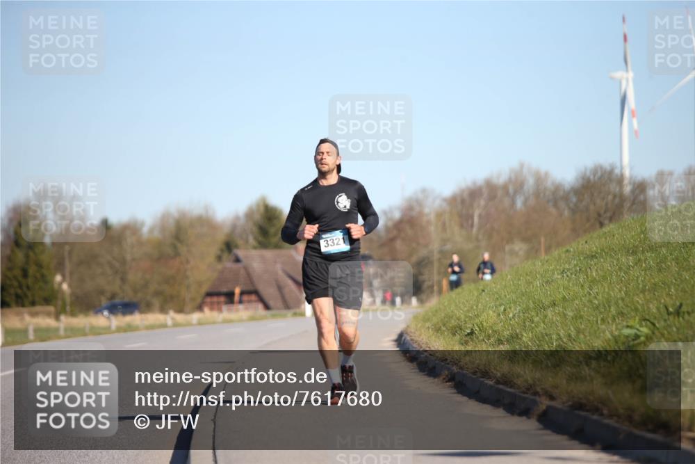 06.04.2025 - 44. Internationalen Wilhelmsburger Insellauf Jannik Wohlers http://msf.ph/oto/7617680 06.04.2025 09:44:10 Laufen 332 meine-sportfotos.de