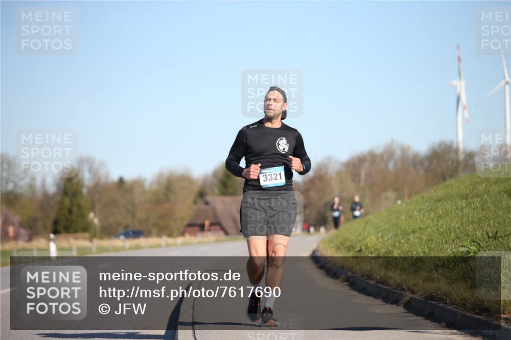 06.04.2025 - 44. Internationalen Wilhelmsburger Insellauf Jannik Wohlers http://msf.ph/oto/7617690 06.04.2025 09:44:12 Laufen 3321 meine-sportfotos.de
