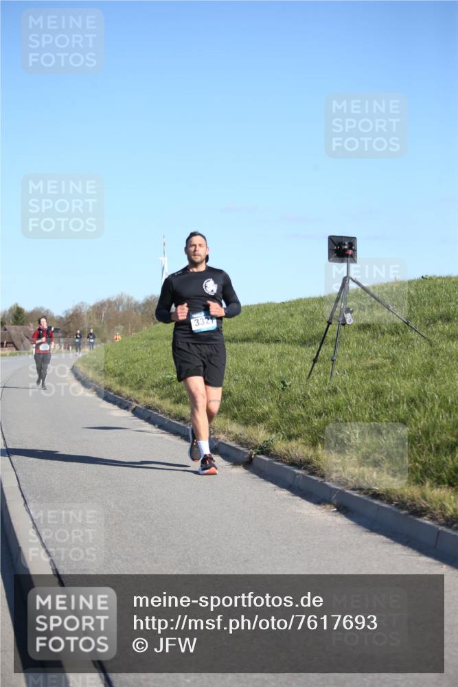 06.04.2025 - 44. Internationalen Wilhelmsburger Insellauf Jannik Wohlers http://msf.ph/oto/7617693 06.04.2025 09:44:15 Laufen 3321 meine-sportfotos.de